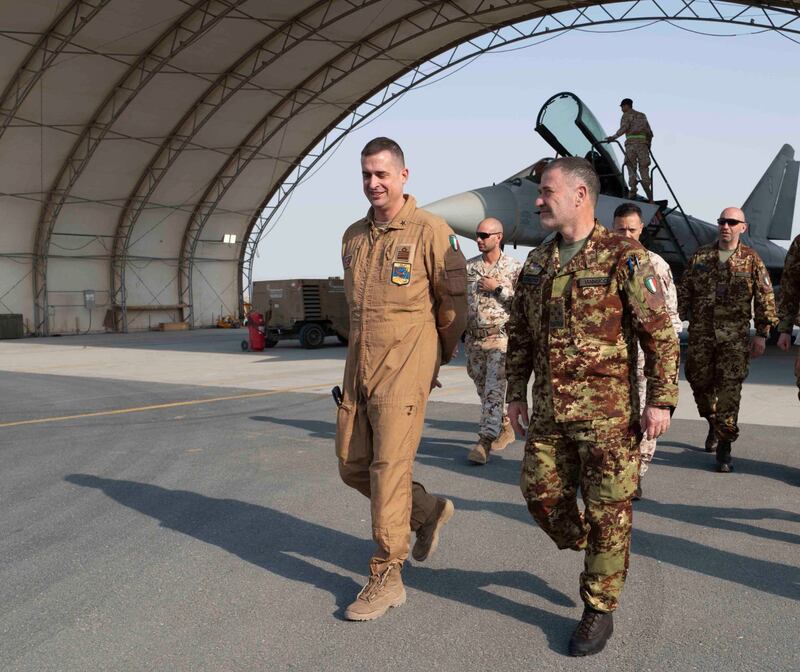 Generale Iannucci, il saluto ai contingenti nazionali in Kuwait e Iraq 15