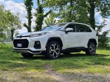 Nuova Suzuki Across, guarda le immagini  10