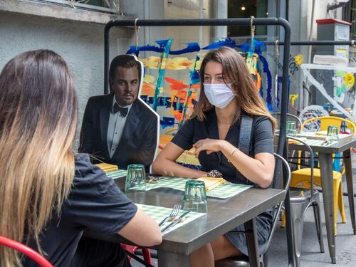 Movida, stop al coprifuoco. Tornano i drink "in piedi"