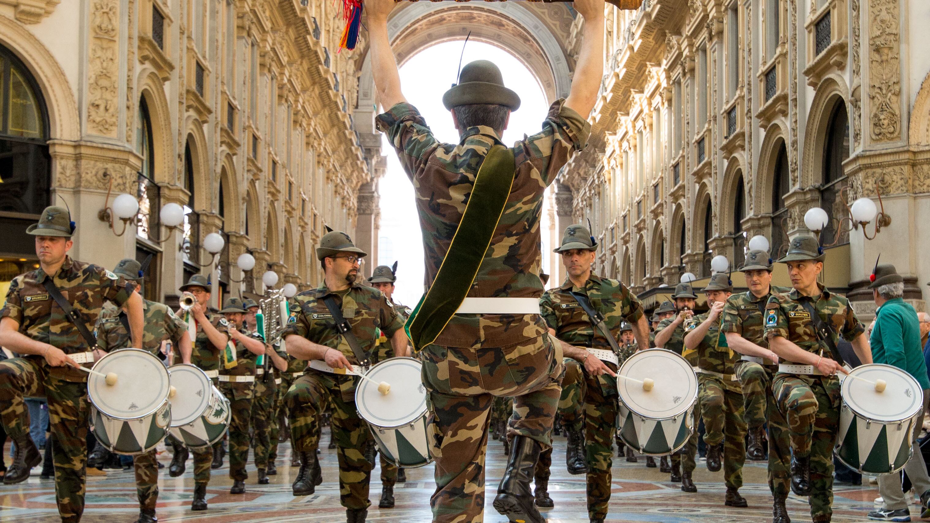 Tende, blindati e un ospedale pronta la Cittadella degli alpini