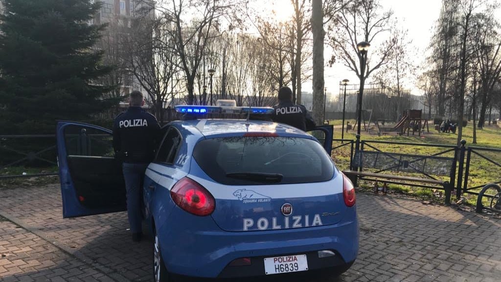 Nella piazza dello spaccio: "Noi, ostaggi dei pusher"