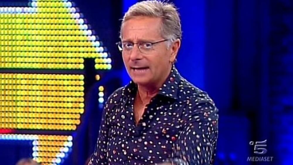 Bonolis attacca sulle adozioni: "Perché i gay no e le suore sì?"