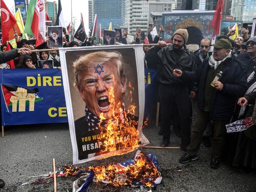 Turchia, proteste contro Trump