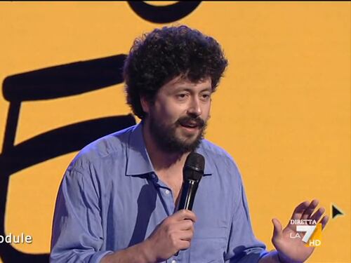 Il "comico" tv augura l'ictus a Salvini (fra gli applausi)