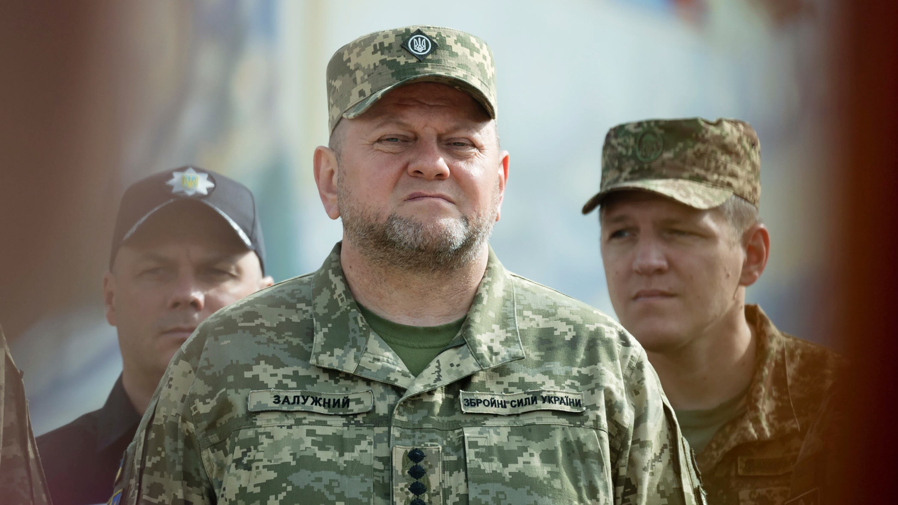 Zelensky licenzia il generale Zaluzhny: "È ora di rinnovare i vertici militari"