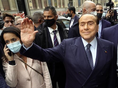 Berlusconi: "Indispensabile una difesa comune per l'Ue"