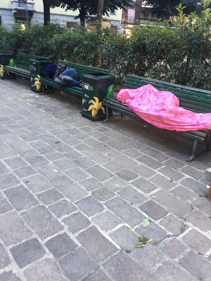 Degrado, bivacchi e senzatetto: "È il disastro dell'accoglienza" 4
