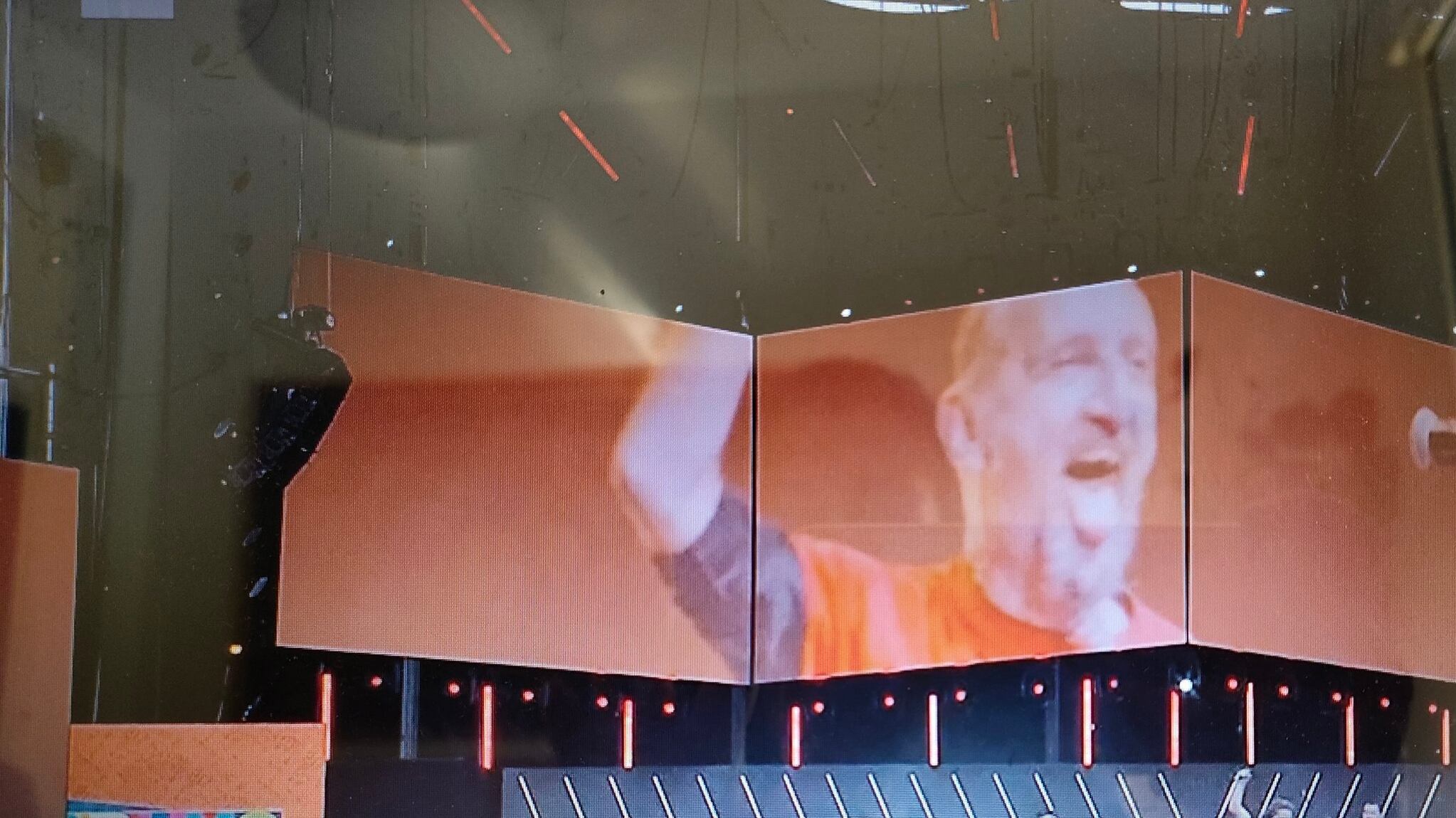 "Se mi volete in lacrime...". L'omaggio della Bandabardò a Erriquez al Concertone