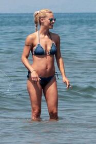 Aurora Ramazzotti con il bodyguard a Milano 32
