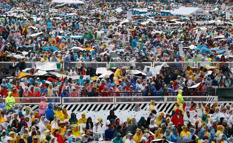 Manila, 7 milioni di fedeli alla Messa del Papa 17