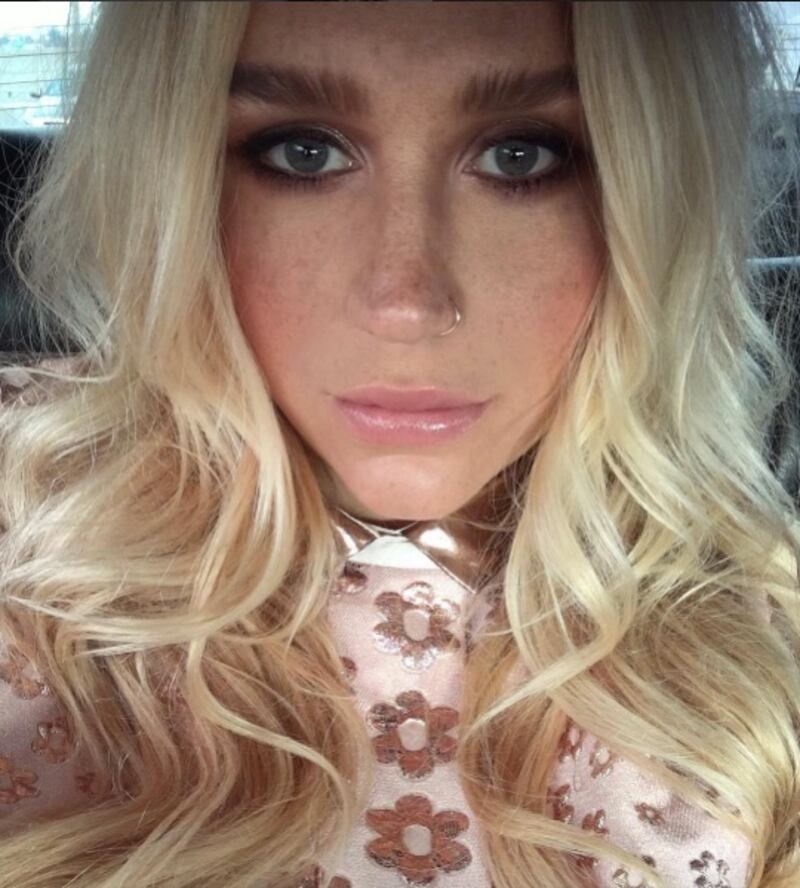 L'appello di Kesha alle donne: "Se subite abusi perlate" 9