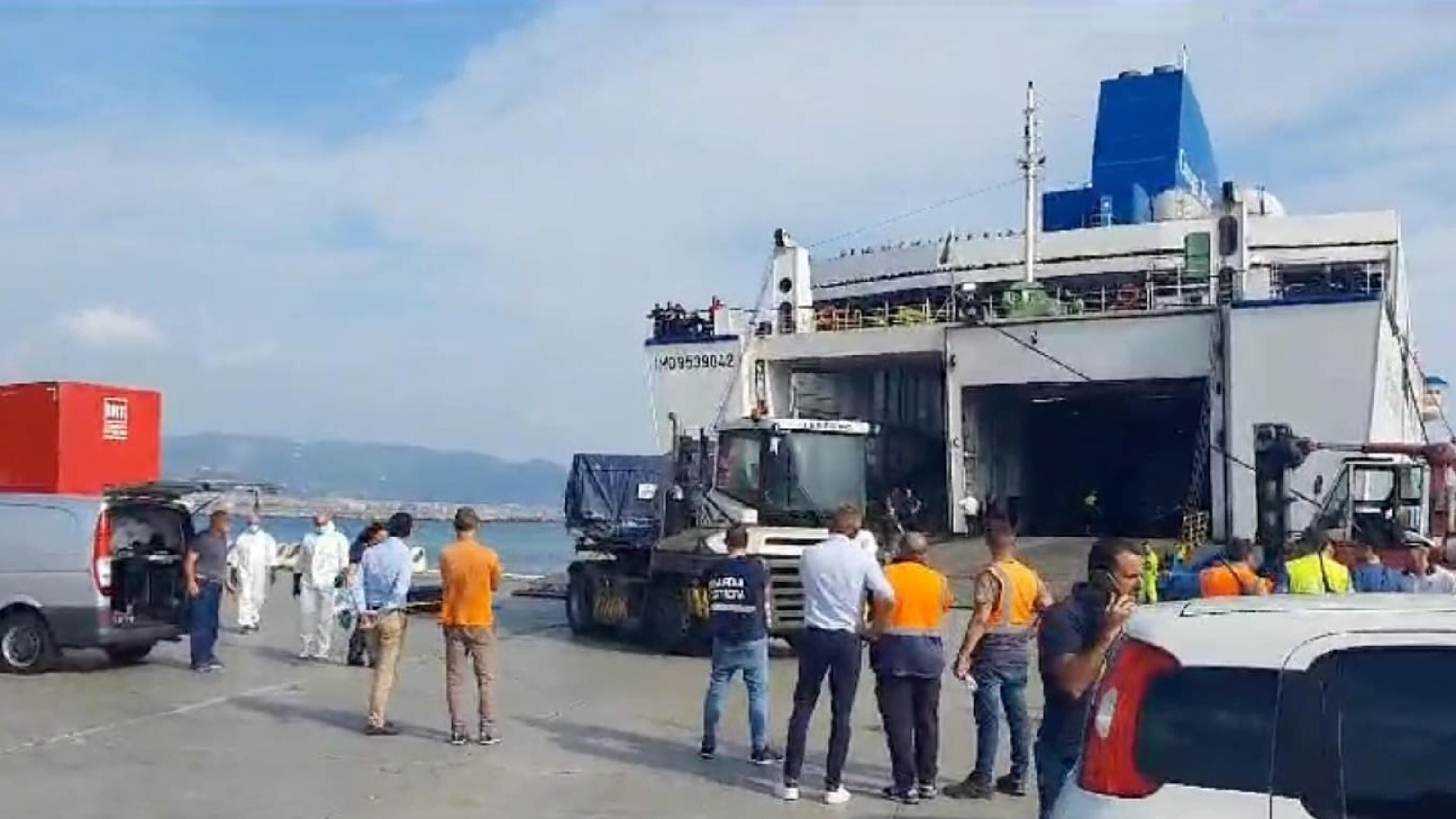 Incidente al porto di Salerno, ufficiale muore schiacciato da un camion