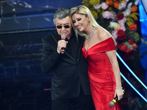 Sanremo, la conduttrice albanese ci fa la predica: "La musica non vuole muri"