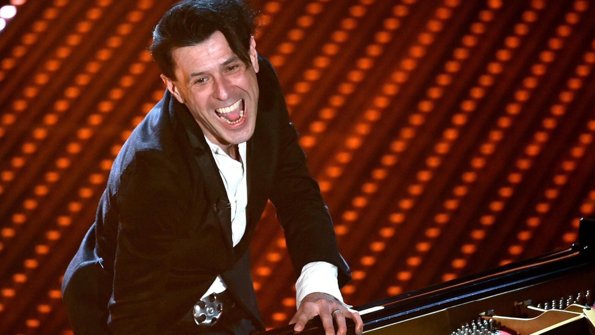 Ezio Bosso furioso: "Sciacallaggio su di me. Non mi ritiro, continuo a fare musica"