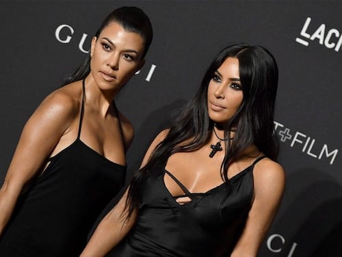 Kim Kardashian sensuale in body dorato per lanciare il nuovo progetto
