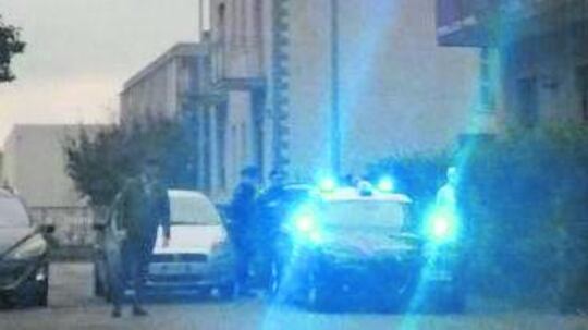La lite per il parcheggio, Prima aggredisce la nipote la madre fa scudo: uccisa