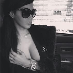 Nabilla Benattia, successo in rete 12