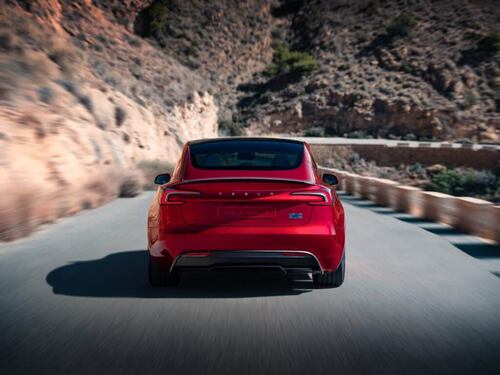 Nuova Tesla Model 3 Performance, guarda tutte le foto