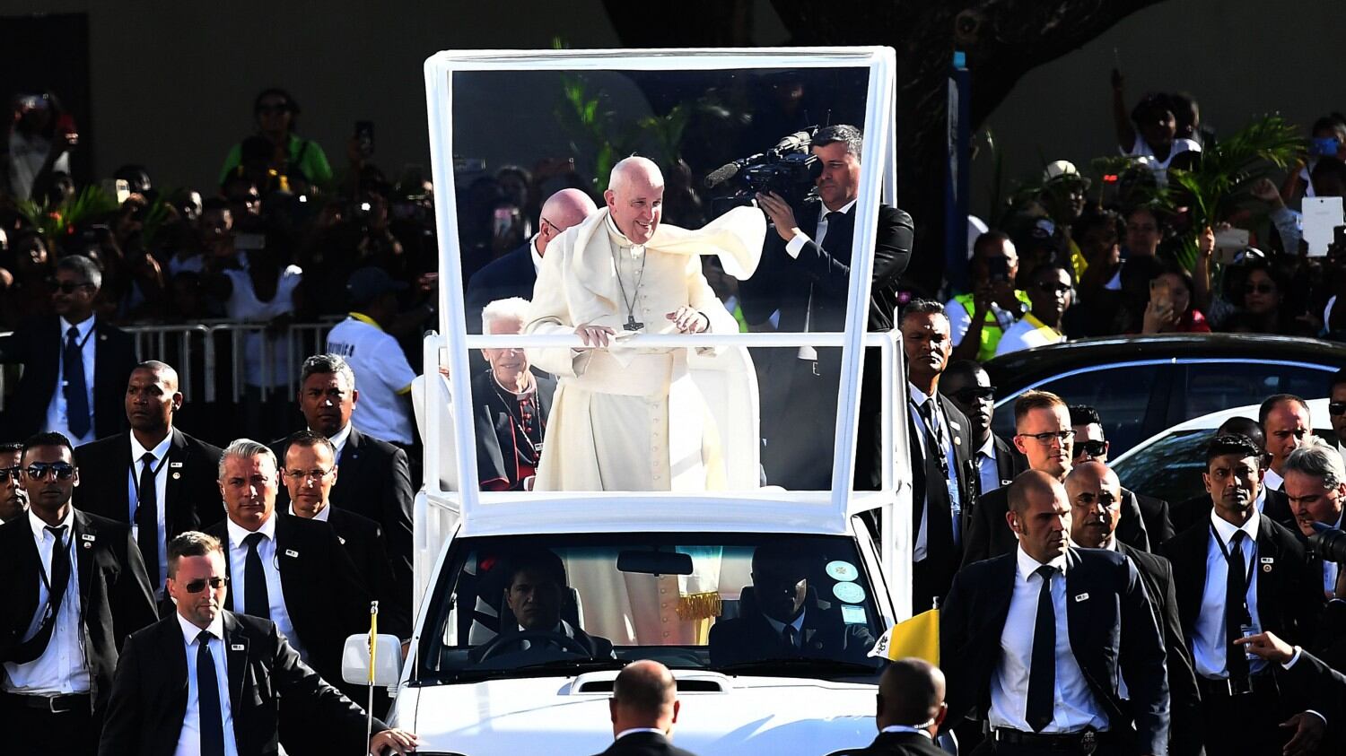 Il Papa dice ancora "no" ai respingimenti dei migranti