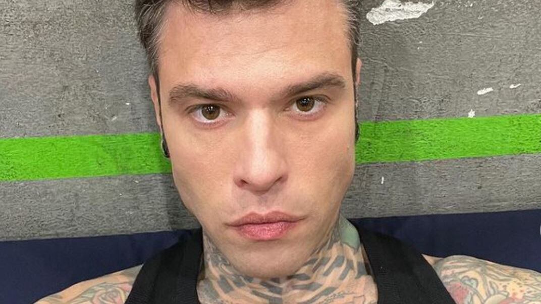 "Gioca sulla mia malattia". Fedez contro l'attivista di sinistra