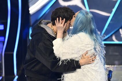 Sanremo 2024: ecco il look della seconda serata del Festival di Sangiovanni 2