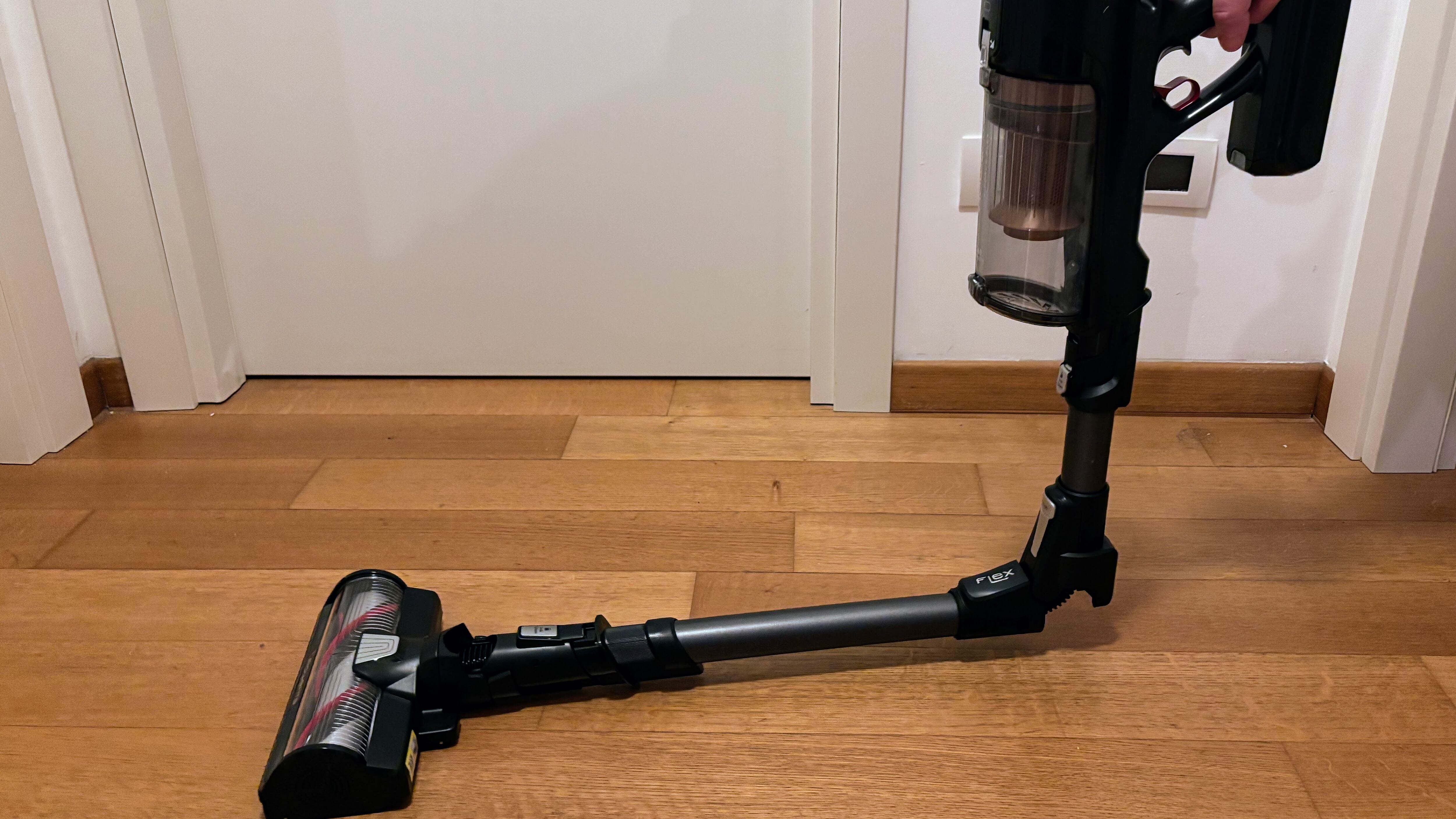 Rowenta X-Force Flex 14.80, la recensione dell'aspirapolvere senza fili che arriva ovunque