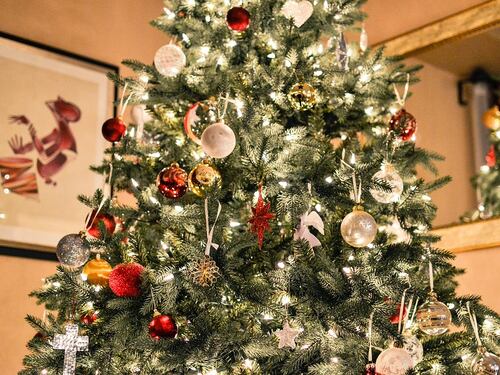 Foto con Satana per festeggiare il Natale. Giornale canadese finisce nella bufera