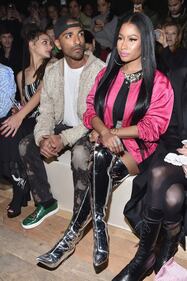 Nicki Minaj fuori di seno alla Paris Fashion Week 25