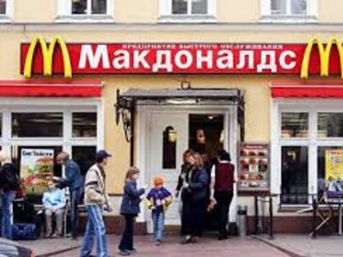 La Russia vuole una catena di fast food patriottica