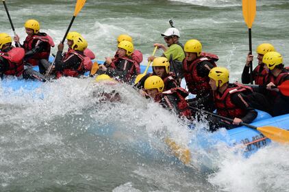 I giocatori della Roma si danno al rafting 17