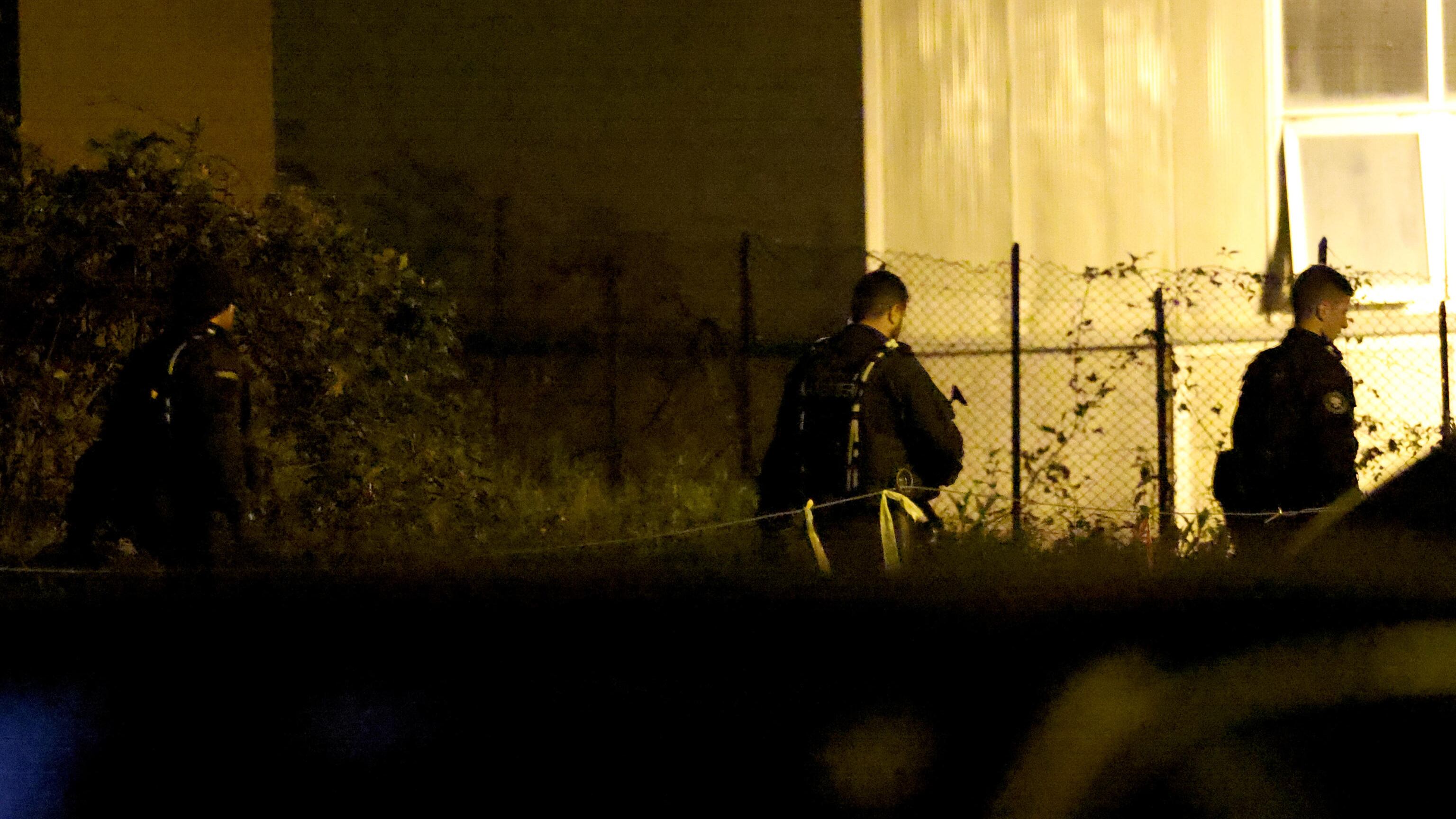Blitz nella caserma di Asso, liberi gli ostaggi. Morto il luogotenente Furceri