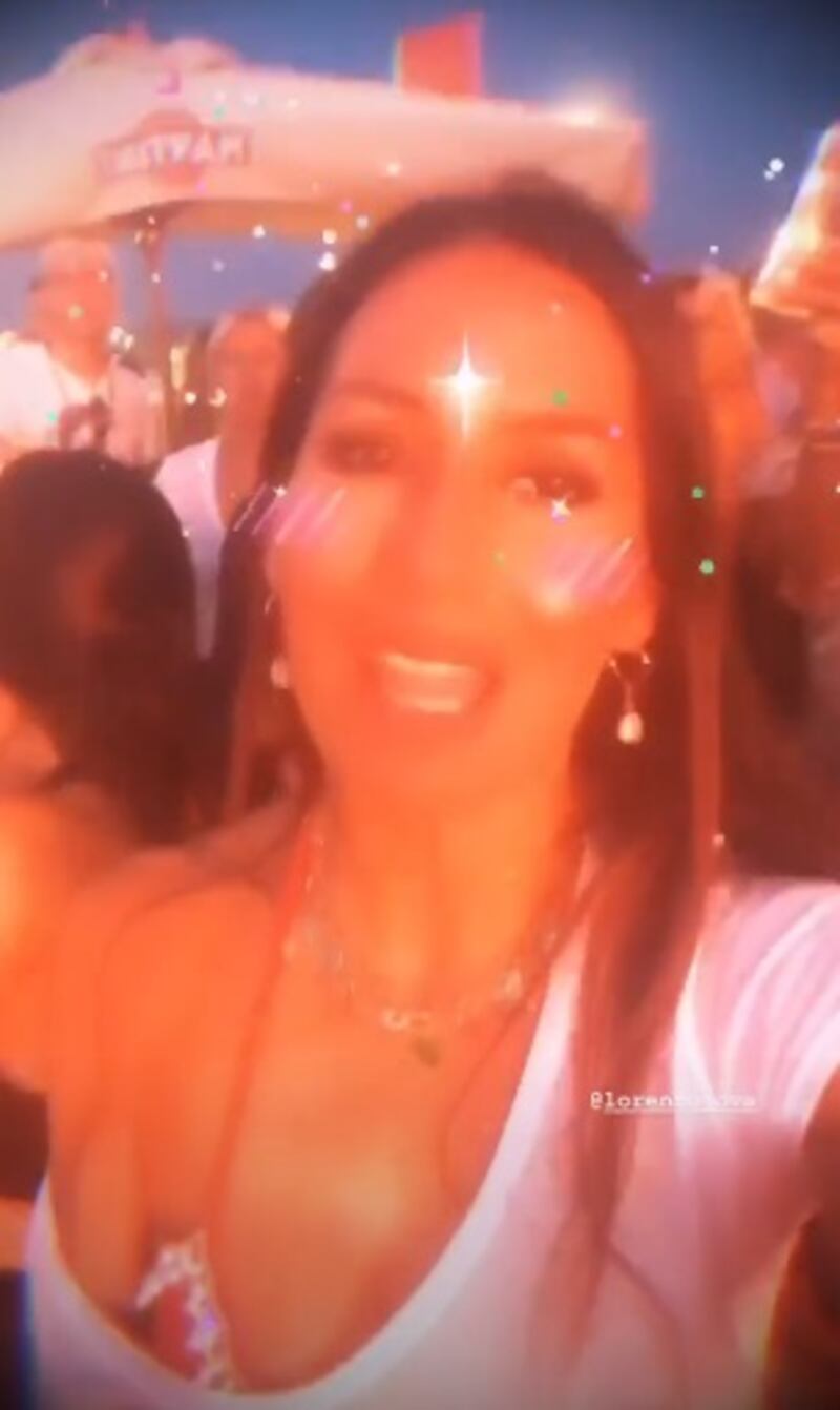 Elisabetta Gregoraci scatenata al Jova Beach Party 6