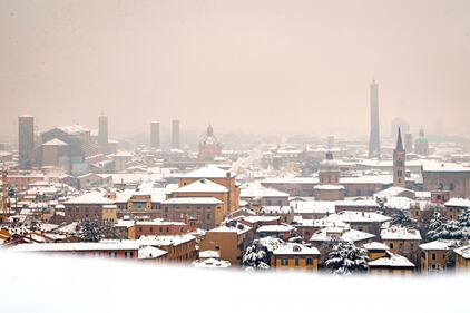 Bologna sotto la neve, le immagini 10