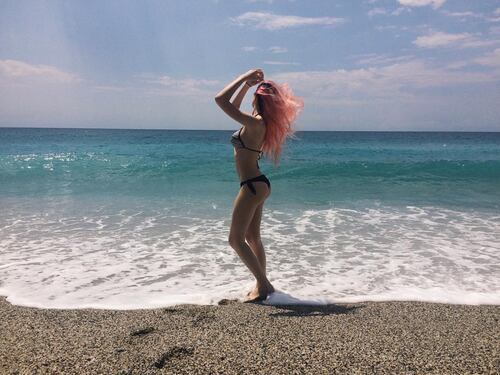 Roshelle, la cantante sexy che ha fatto impazzire Fedez