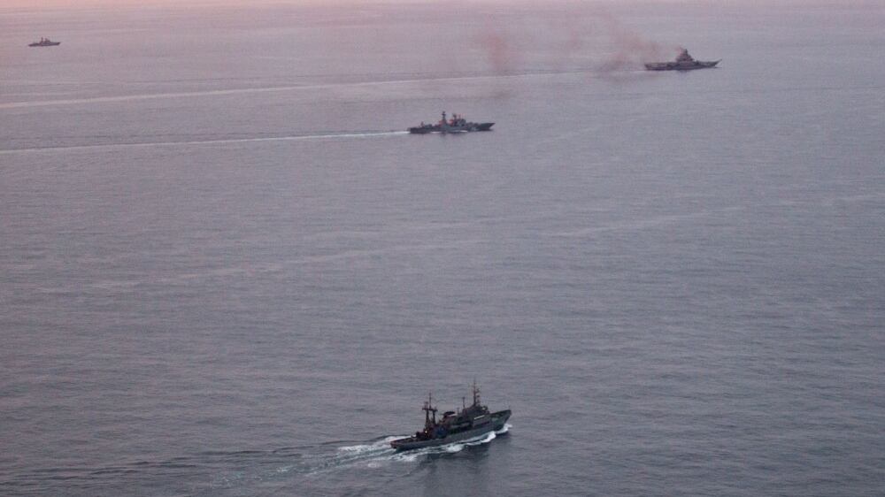 Megaflotta russa verso la Siria: seguita a vista dalla Royal Navy