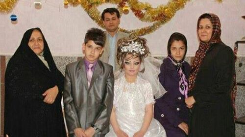 Le foto del baby matrimonio: 10 anni lei, 14 lui 3