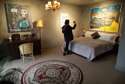 Banksy apre albergo a Betlemme 6