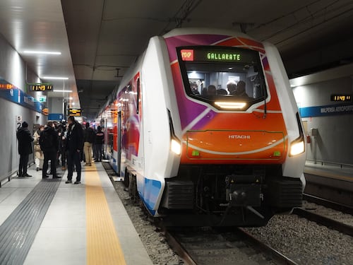 Malpensa, inagurata la nuova ferrovia: da Gallarate al Terminal 2 in 8 minuti