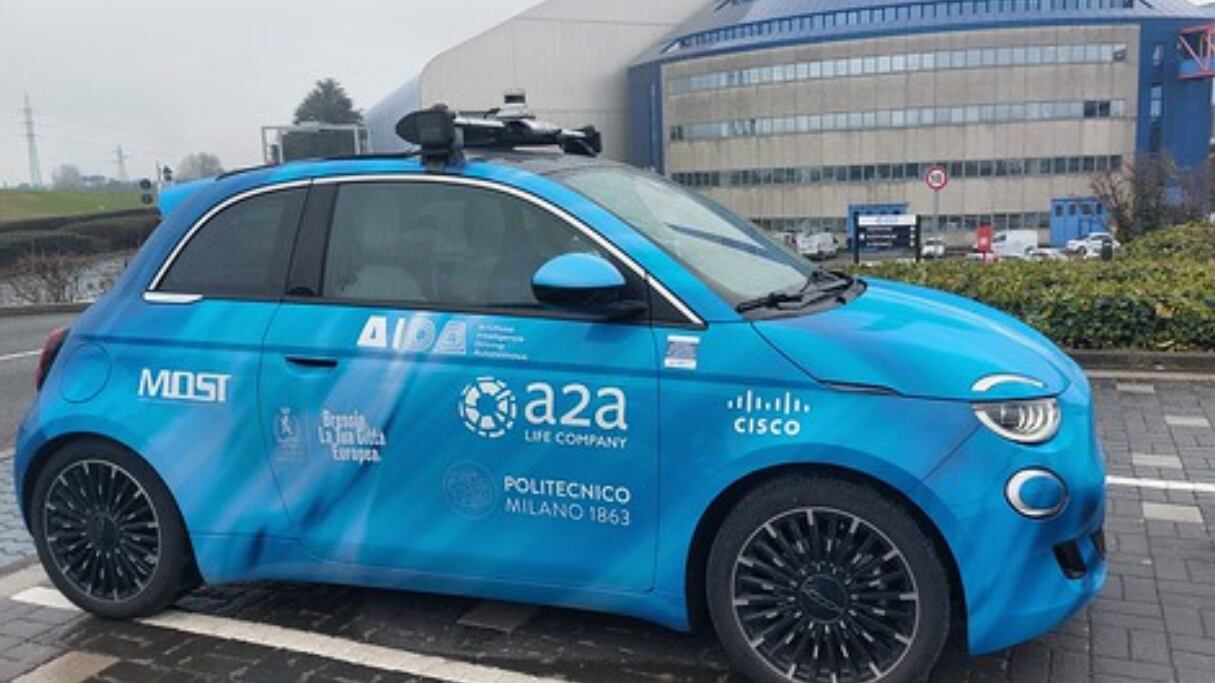 Il futuro del carsharing: a Brescia le auto senza conducente cercano passeggeri