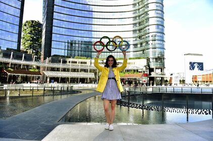 I cinque cerchi delle Olimpiadi colorano Milano 9