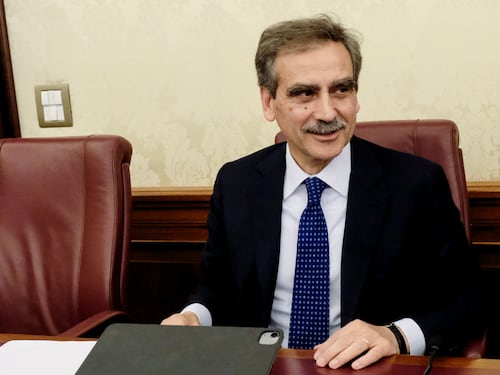 Lovaglio all’ostacolo dell’assemblea dei soci. Governo per il mercato
