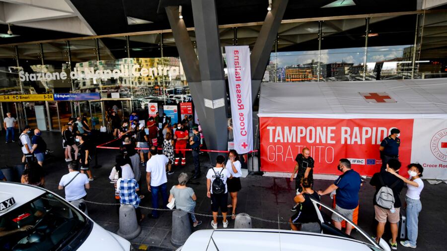 Un'altra violenza choc a Napoli: molestata in pieno giorno da un pakistano