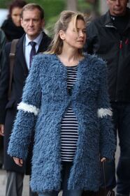 Bridget Jones mamma: Renée Zellweger col pancione sul set 31