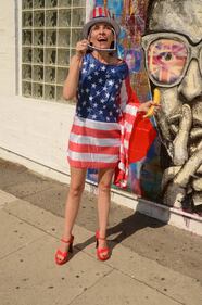 Alicia Arden e la bandiera Usa 12