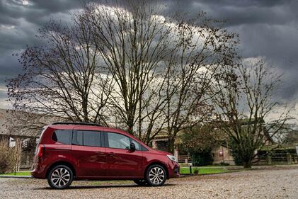 Nuovo Renault Kangoo E-Tech: guarda le foto 2