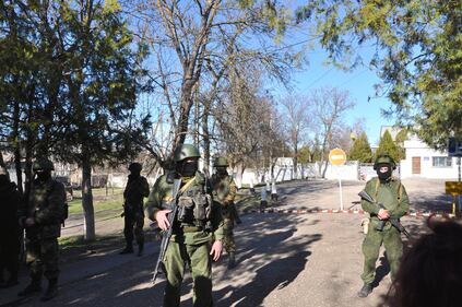 Soldati russi circondano la base ucraina di Bakchisaray 3