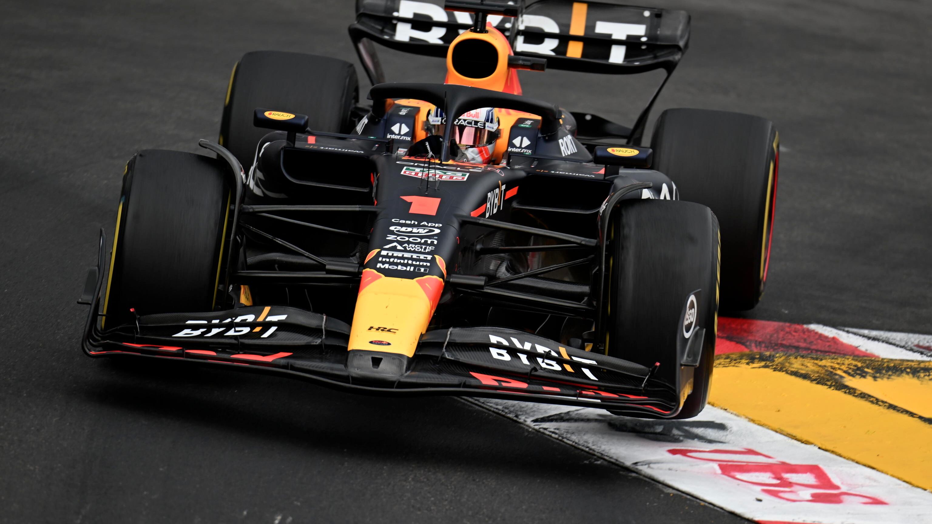 F1, Max Verstappen festeggia anche a Monaco: è suo il GP del Principato