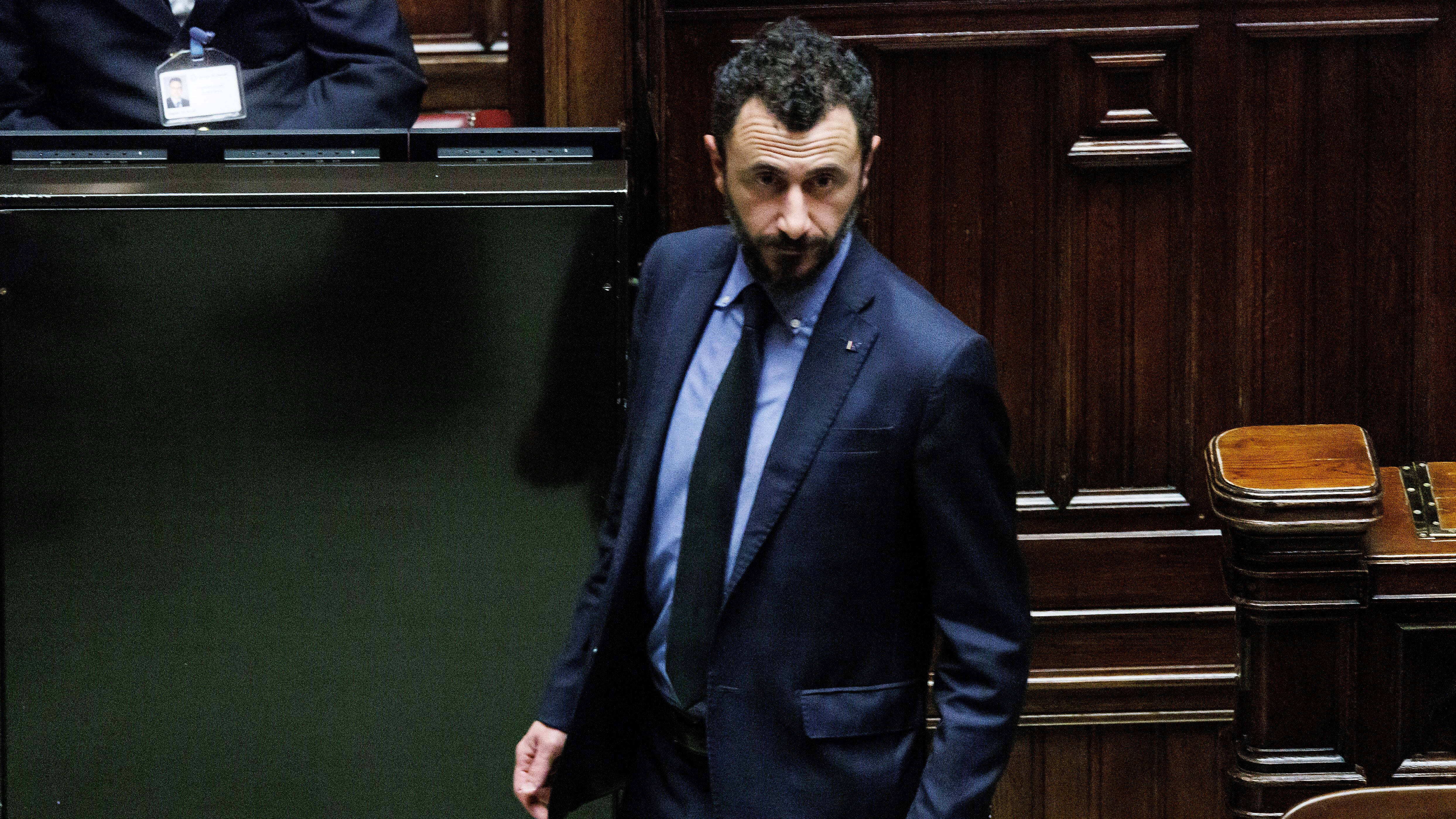 Sparo di Capodanno, Pozzolo condannato a un anno e tre mesi per porto abusivo d'arma