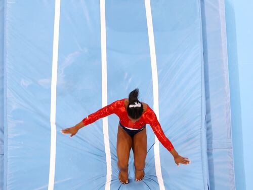 Le azzurre stupiscono mentre i demoni fanno "cadere" la Biles