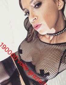 Malena sexy ringrazia i fan  2